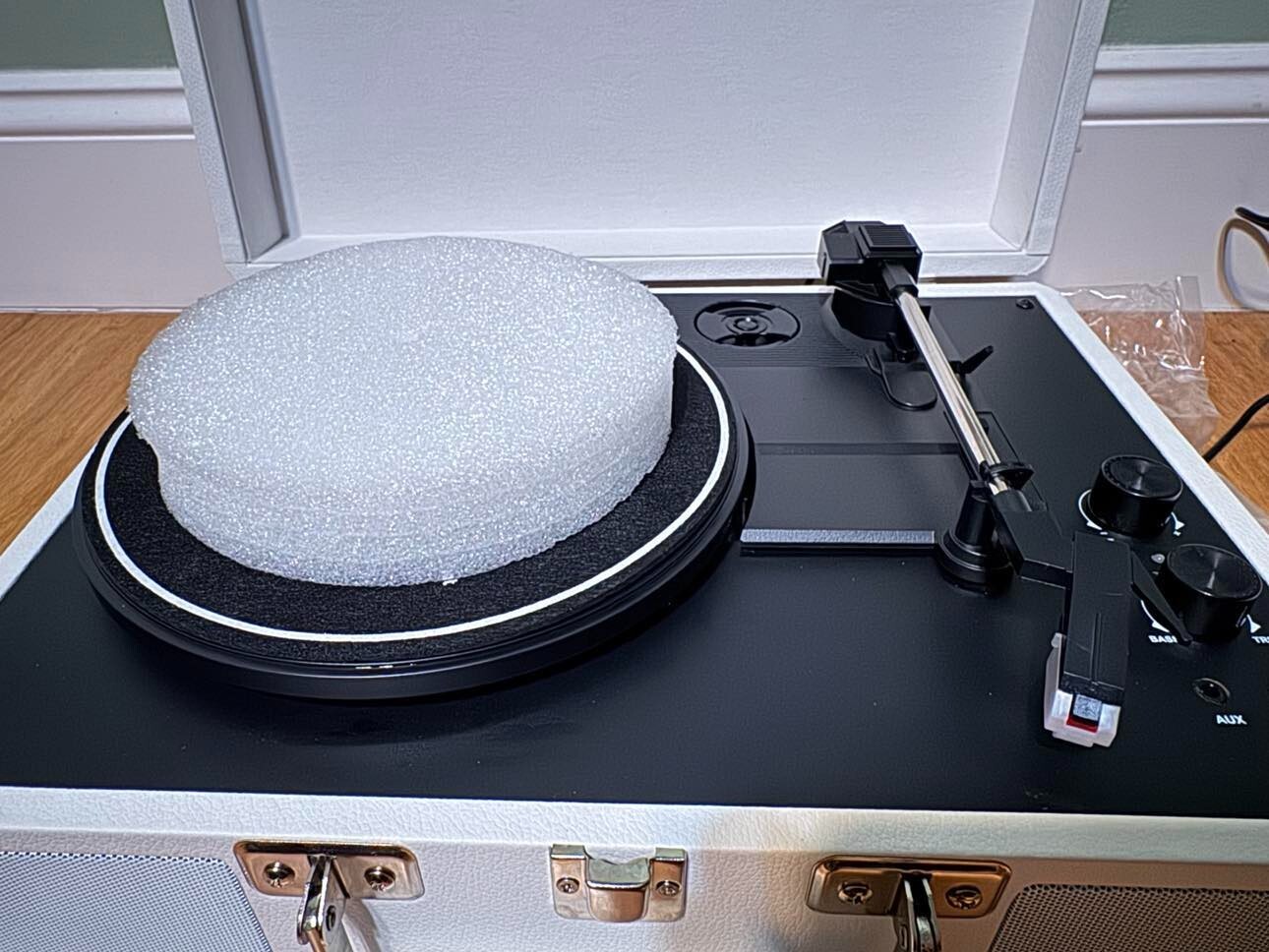Vintage Bluetooth Record Player with AUX 3-Speed Portable Suitcase Turntable MSRP $70-image