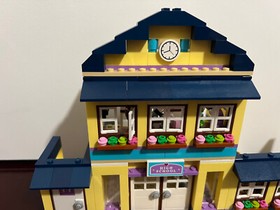 LEGO FRIENDS: Heartlake High (41005) - 100% Complete