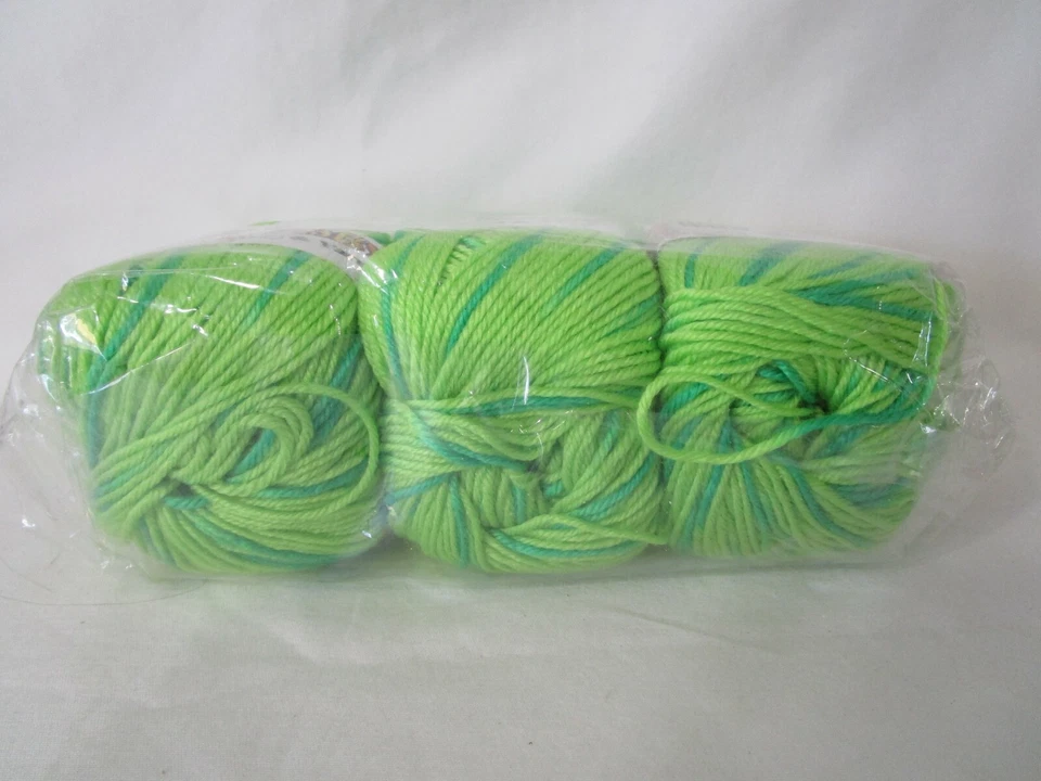 My Baby Wool Silk Cashmere Blend Two Tone Green Ombre Yarn 3 Skeins News - Image 2 of 4
