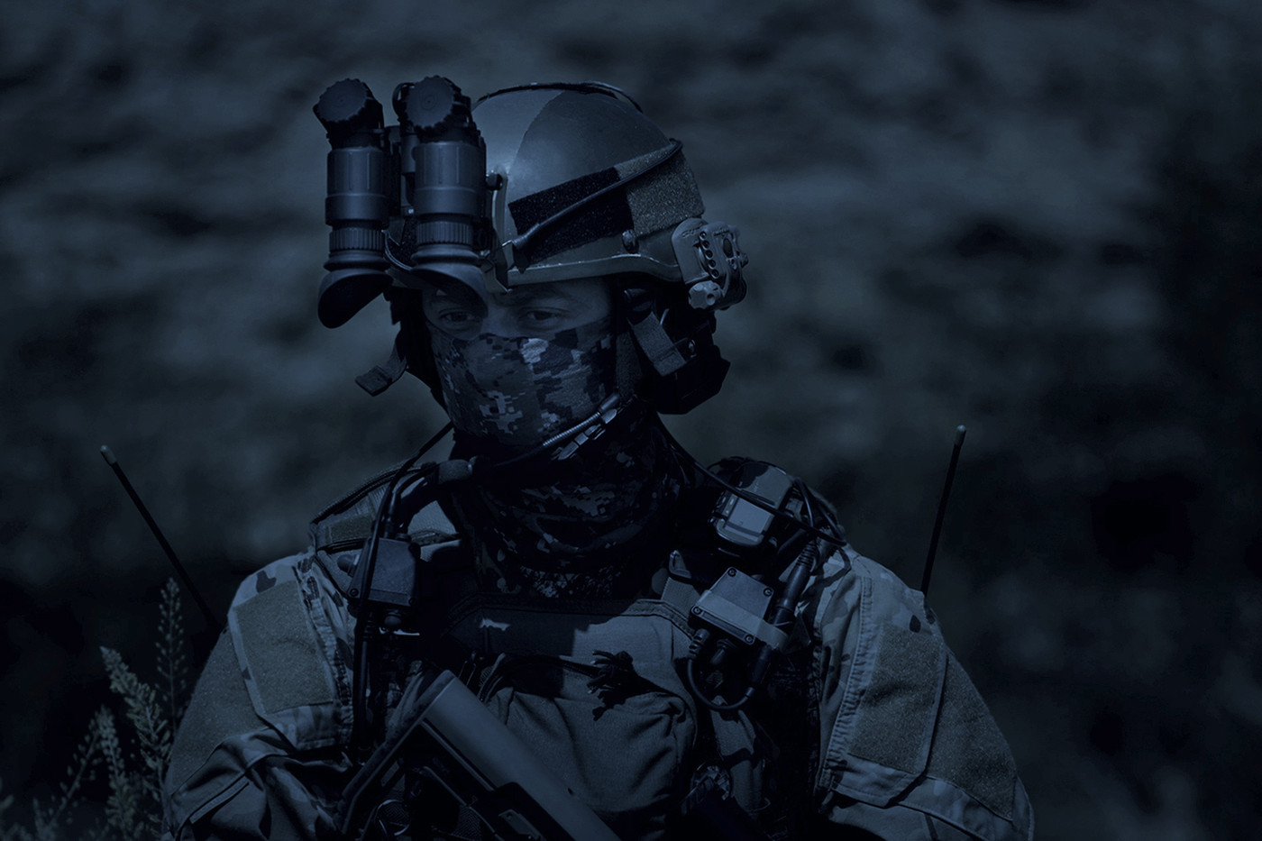 AGM NVG-40 NW1 Night Vision Binocular White Phosphor Dual Tube Gen 2+ "Level 1"