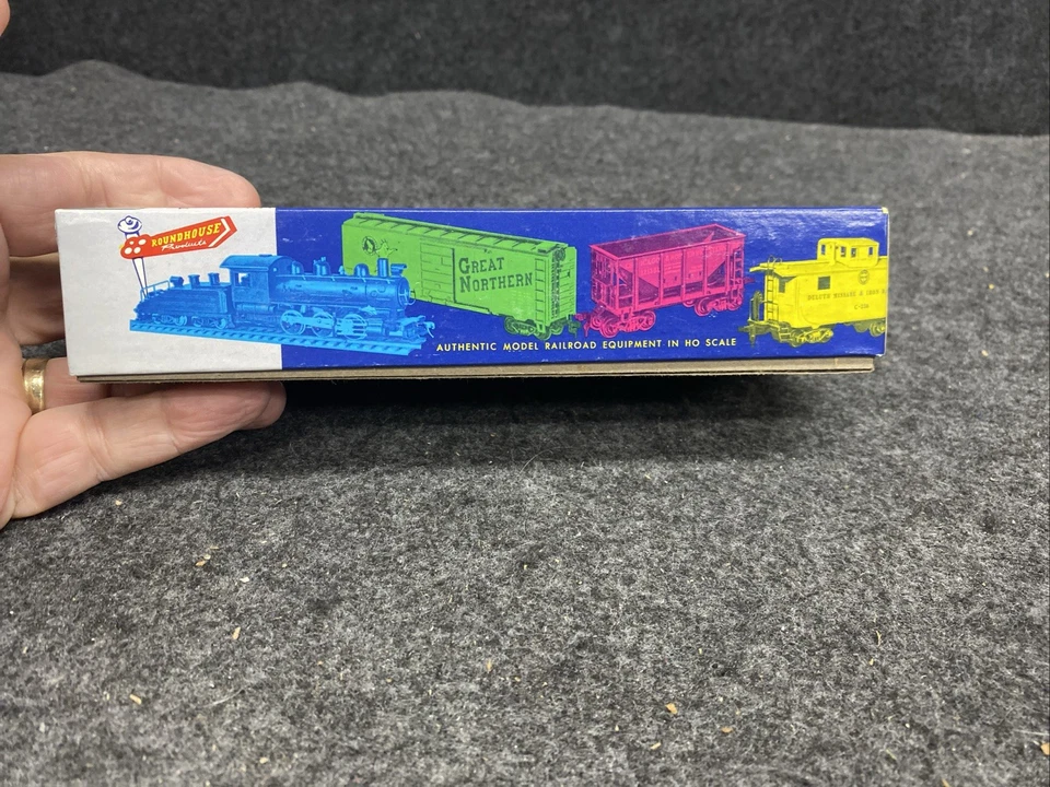 Roundhouse Products 7852 50’ Bathtub Gondola CHESSIE C&O In Box (RH103125-05) - Image 3 of 4