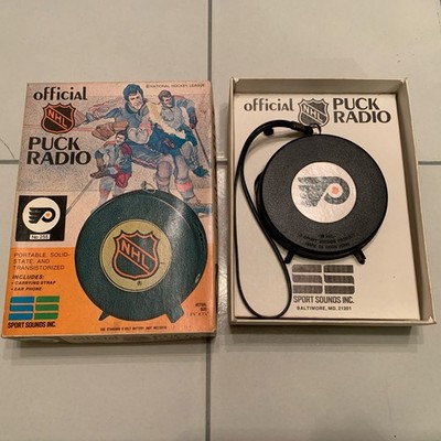Vintage 1975 Philadelphia Flyers Hockey Puck Radio   Nr. Mint in box