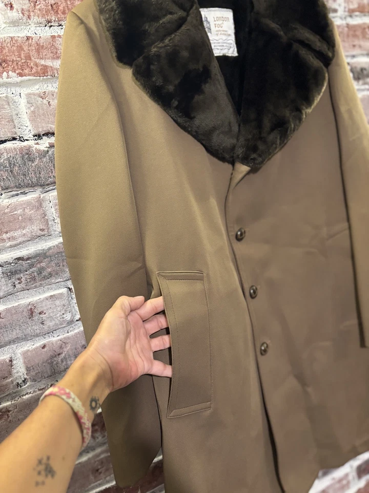 Trench coat masculino vintage London Fog forrado de pele sintética marrom tamanho 40 longo - Imagem 4 de 4