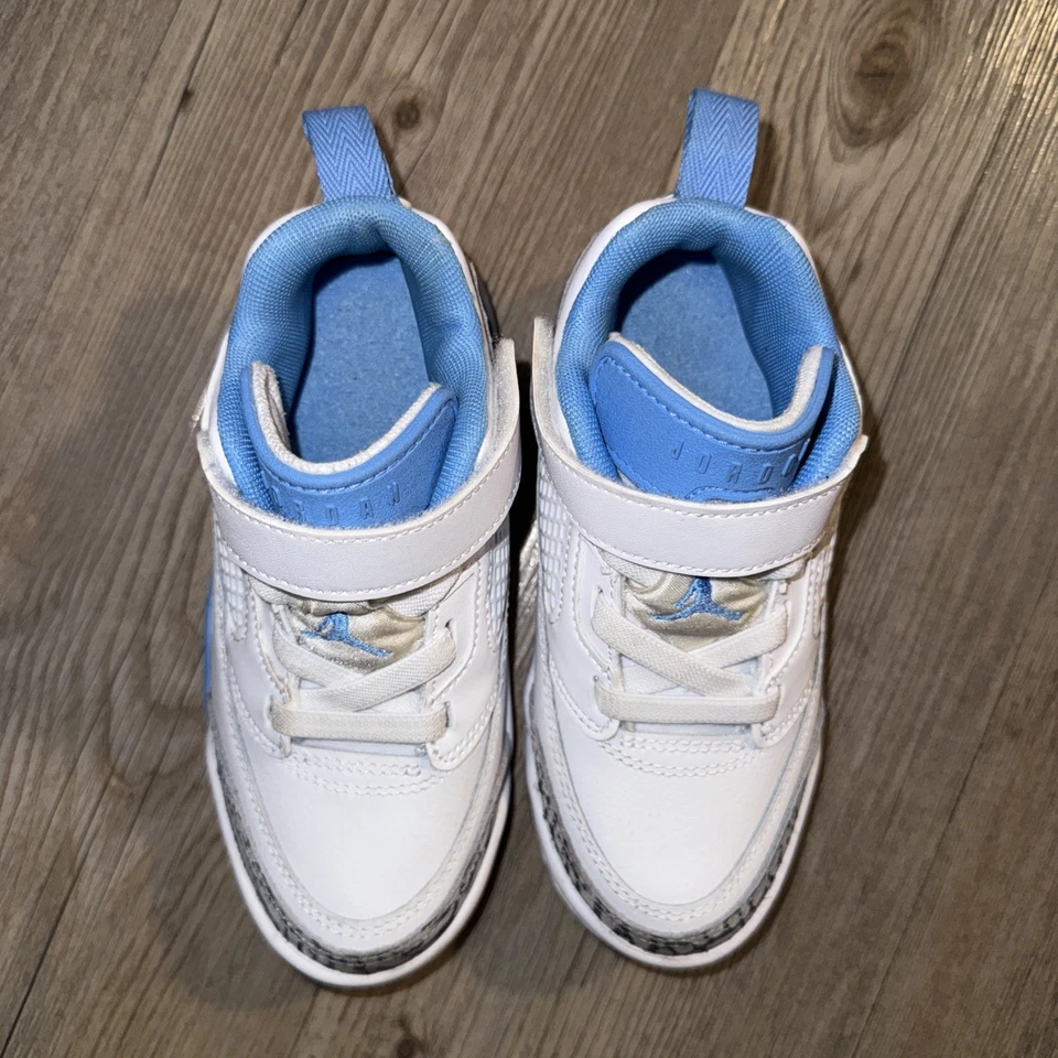 Sapato Jordan Spizike baixo infantil tamanho 11c branco lobo cinza azul universitário em excelente estado usado - Imagem 3 de 4