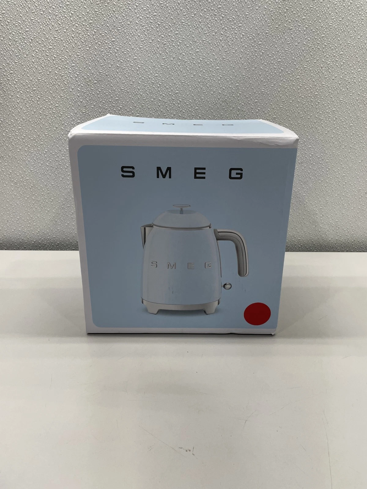 SMEG KLF03RDUS 50s Retro Style Electric Water Kettle with Auto Shutoff Red