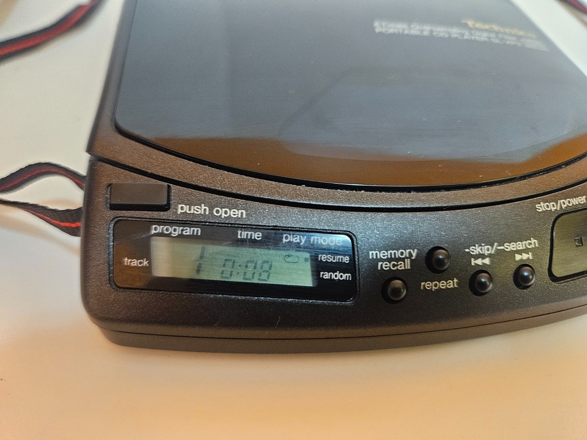 Technics SL‑XP2 Portable CD Player – 1990 Vintage Made in Japan