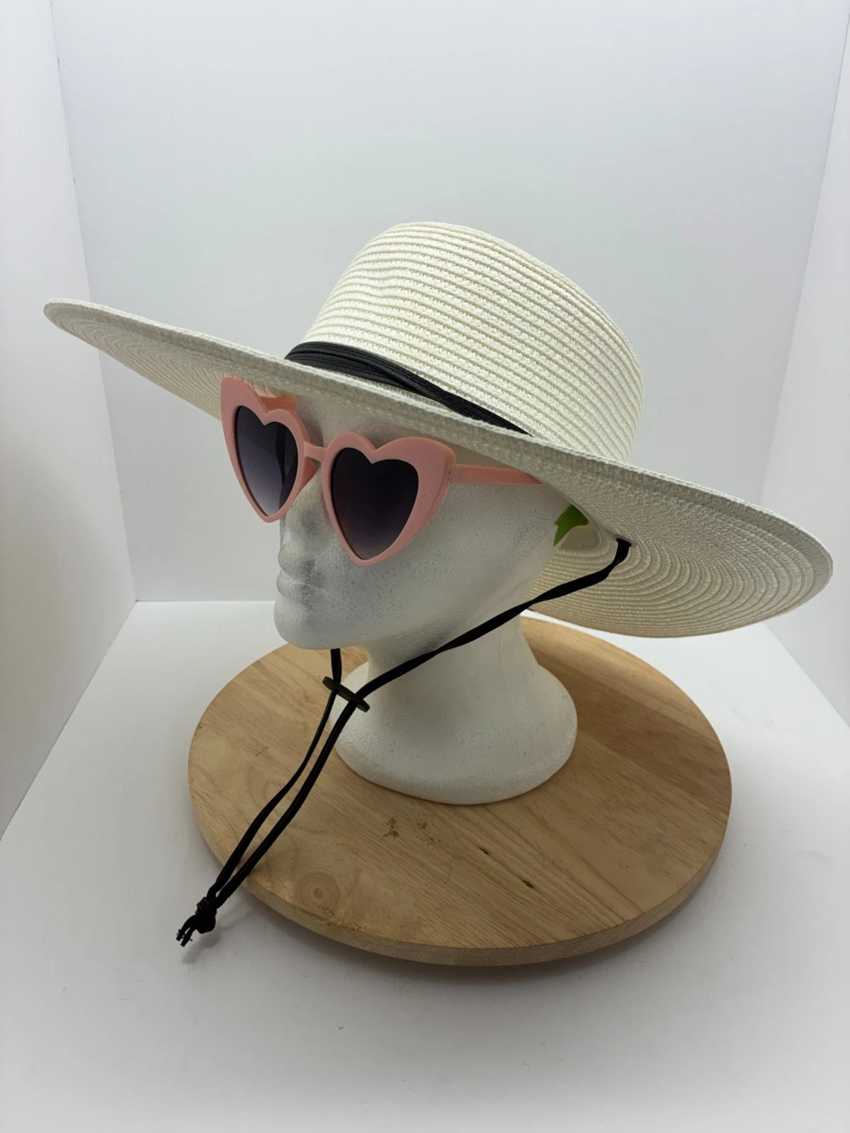 Columbia Wide Brim Sun Hat Women’s S/M White Packable Straw Style Chin Strap Out