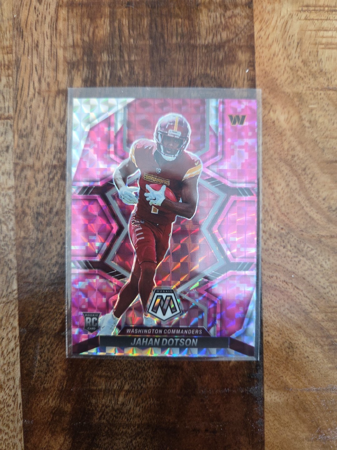 2022 Panini Mosaic - Rookies Jahan Dotson #314 Camo Pink Mosaic Prizm (RC)