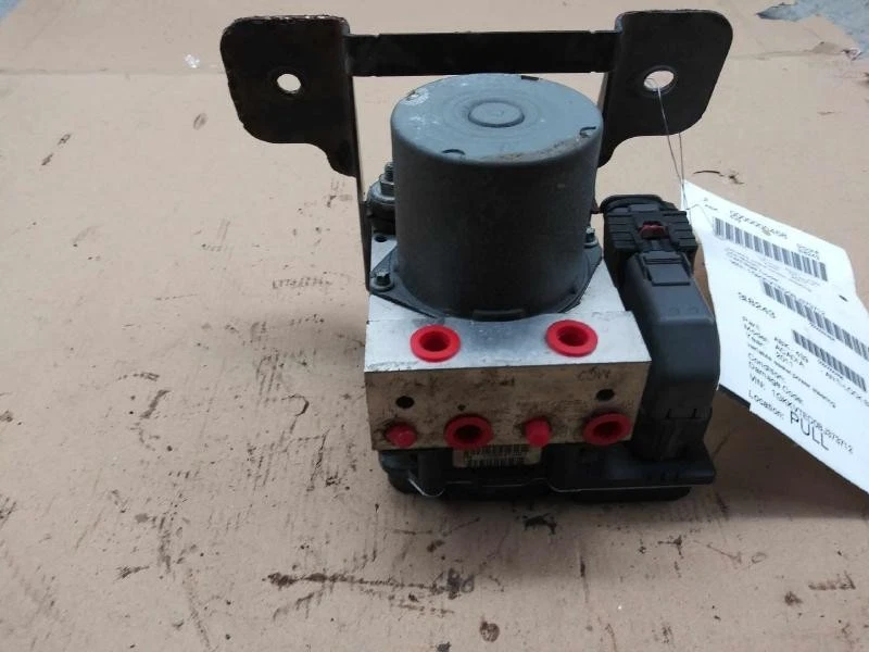 Conjunto de módulo de control de bomba de freno antibloqueo ABS Chevy Traverse 2009-2011 OEM Foto 4 de 4