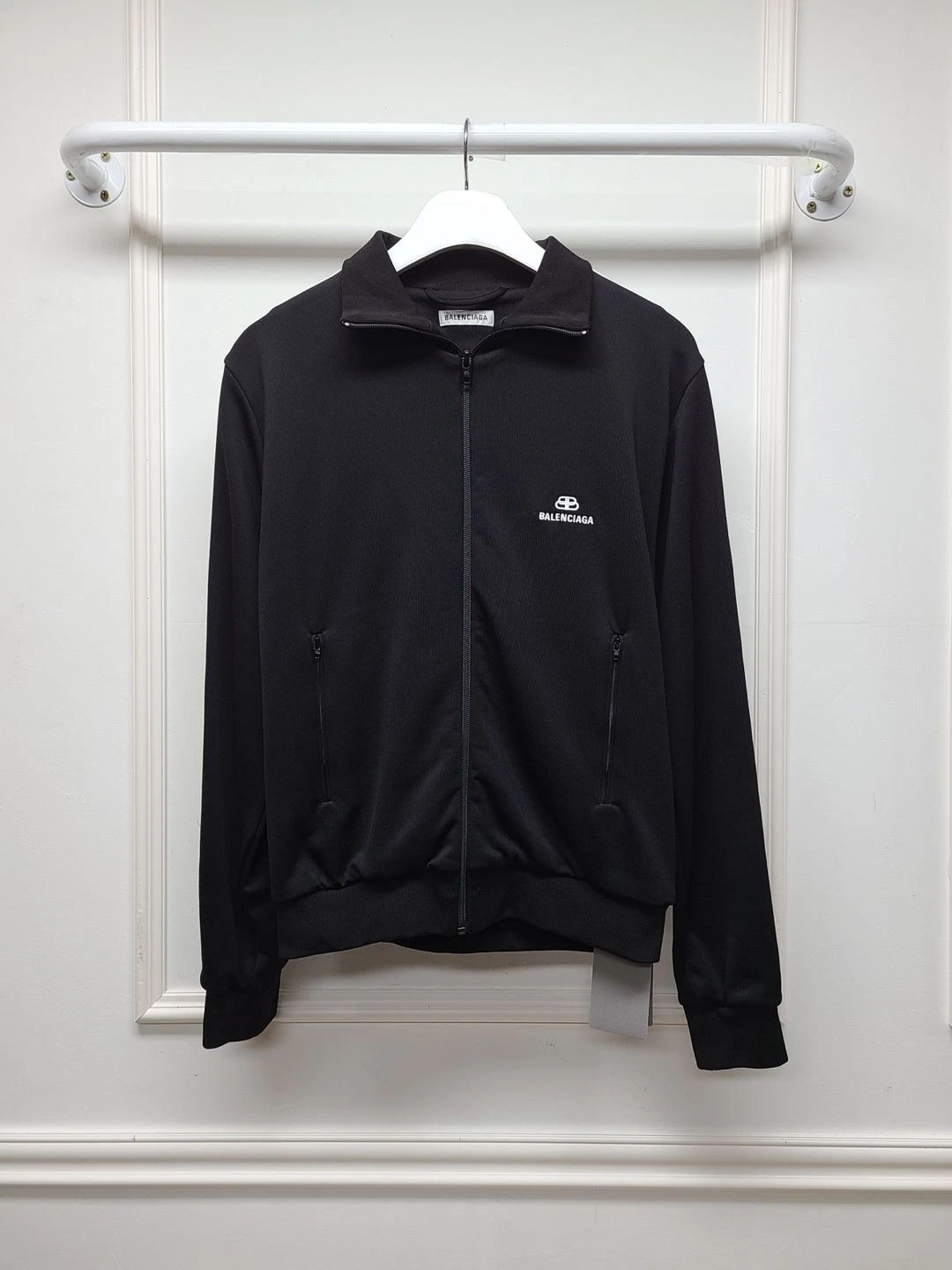 Giacca donna Balenciaga nera con logo BB ricamato e zip 38 42350182