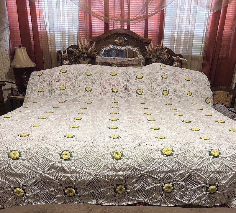 Vintage Estate Crochet Bedspread Yellow Rose Popcorn Queen Coverlet