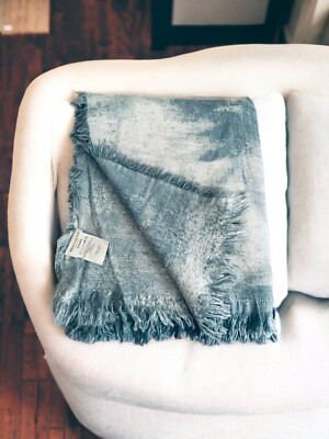 ARTISAN HOME NY Throw Blanket Fringe Tie Dye Lightweight Blue White 50'' x 60''