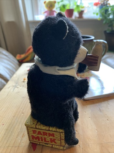 Vintage Mechanical Wind Up Furry Bear Drinking Milk Sitting Farm Milk Tin Box - Picture 2 of 4