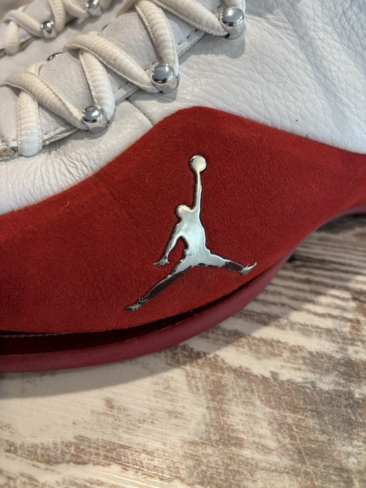 AIR JORDAN BOXER “ROY JONES JR” 2003 BRANCO/VERMELHO/PRATA USADO VINTAGE - Imagem 4 de 4