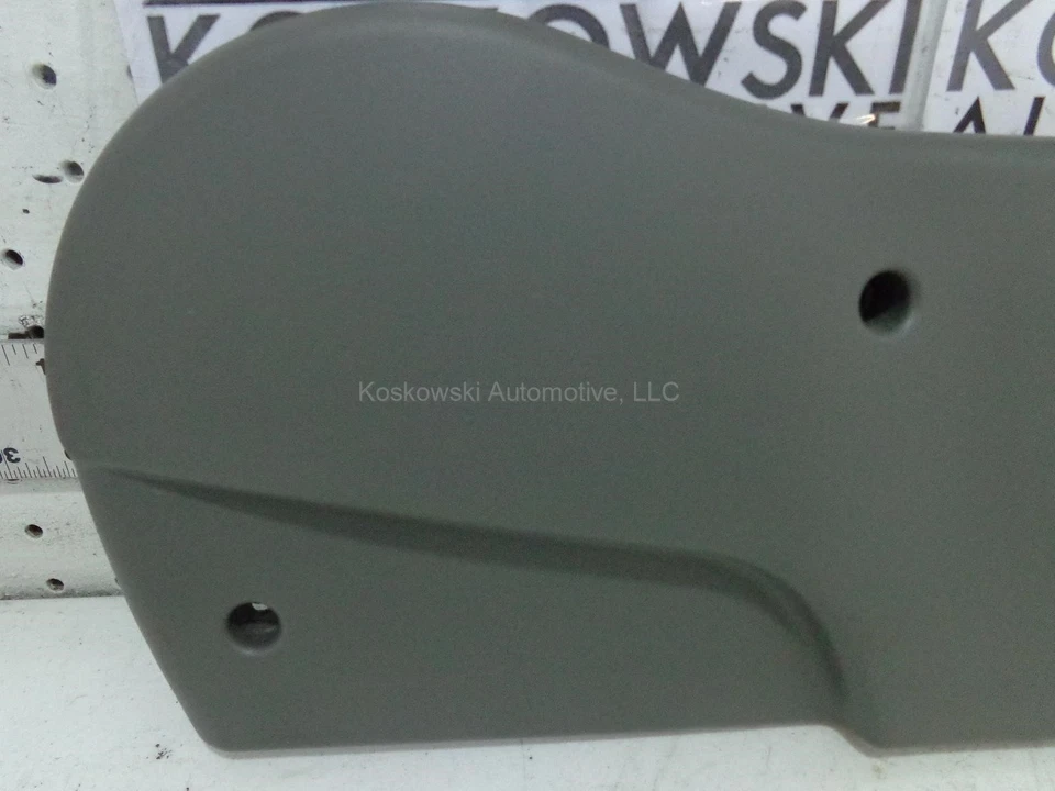 Нижняя отделочная панель ковшеобразного сиденья GMC Envoy 2002 правая передняя со стороны пассажира - Изображение 2 из 4