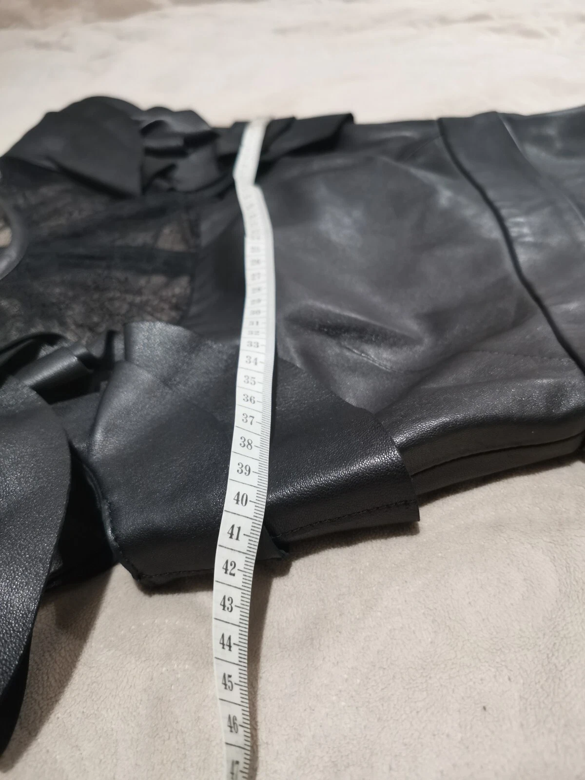 AUTENTICO ABITO PRE AUTUNNO 2011 Valentino pizzo dettaglio maniche volant pelle nero 4