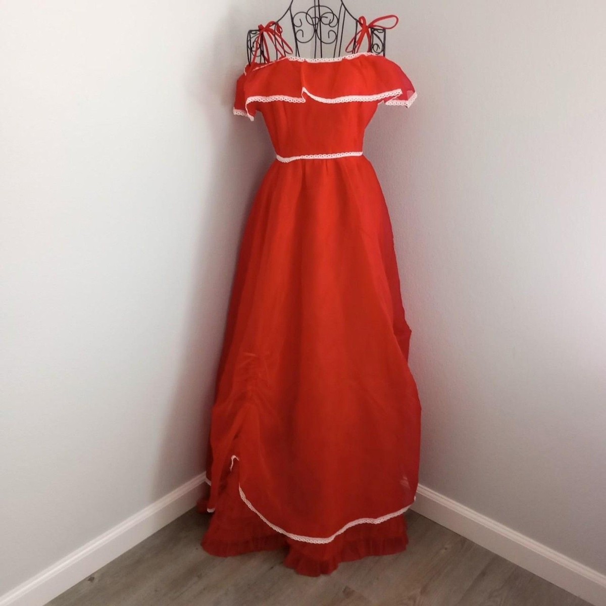 True Vintage Red Off-Shoulder Lace Prairie Dress True Vintage Red Off-Shoulder Lace Prairie Dress