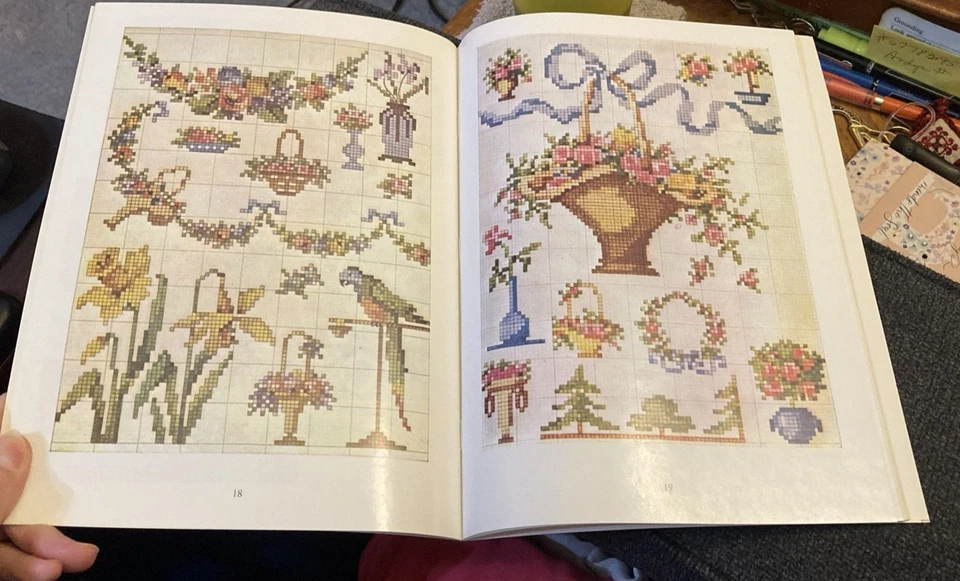 Vtg Rare Dover Needlework Series Anne Orr's Charted Designs Cross Stitch 1978 Bk - Image 4 of 4