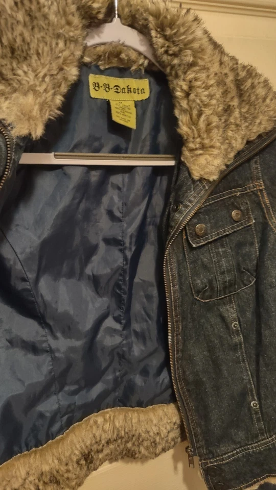 Chaqueta vaquera vintage BB Dakota denim de piel sintética con bolsillos forrada talla M Foto 4 de 4