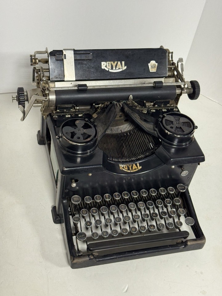 Royal 10 (Model 10) manual desktop typewriter  Vintage, Royal Typewriter Company