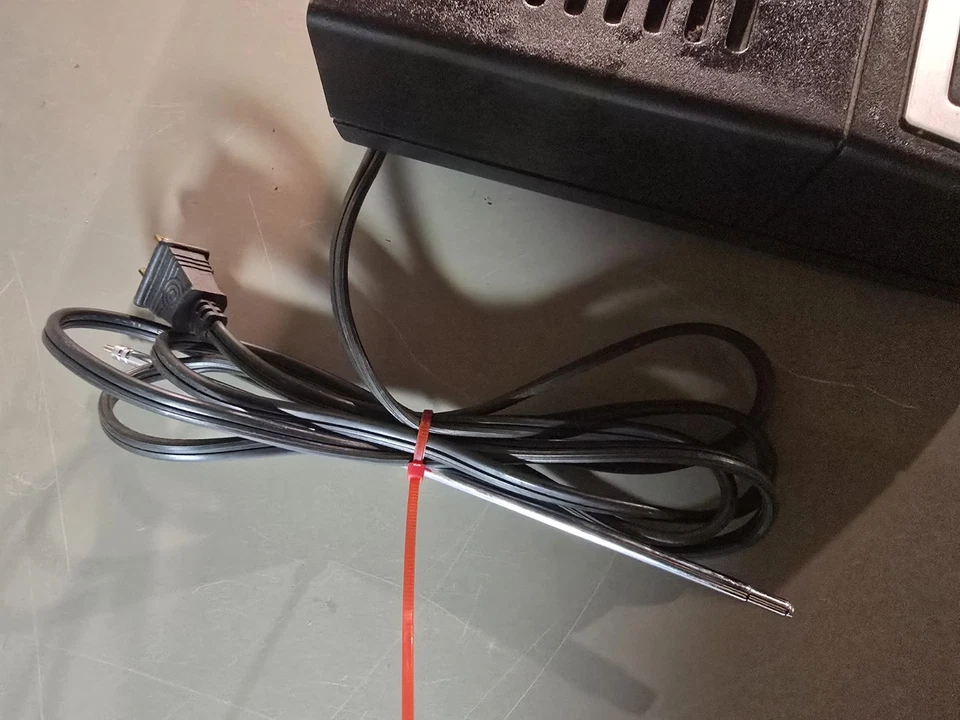 老式 16 通道 Montgomery Ward 版 Bearcat 自动扫描收音机 — 第 4/4 张图片