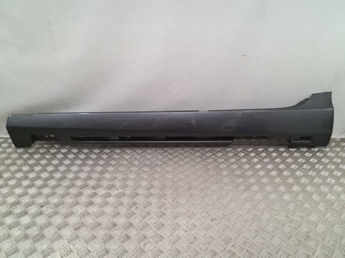 Car sill