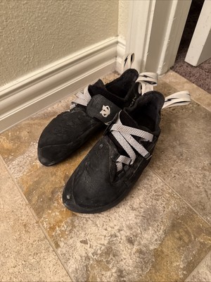 Evolv Phantom Climbing Shoe. Black/White, 9.5