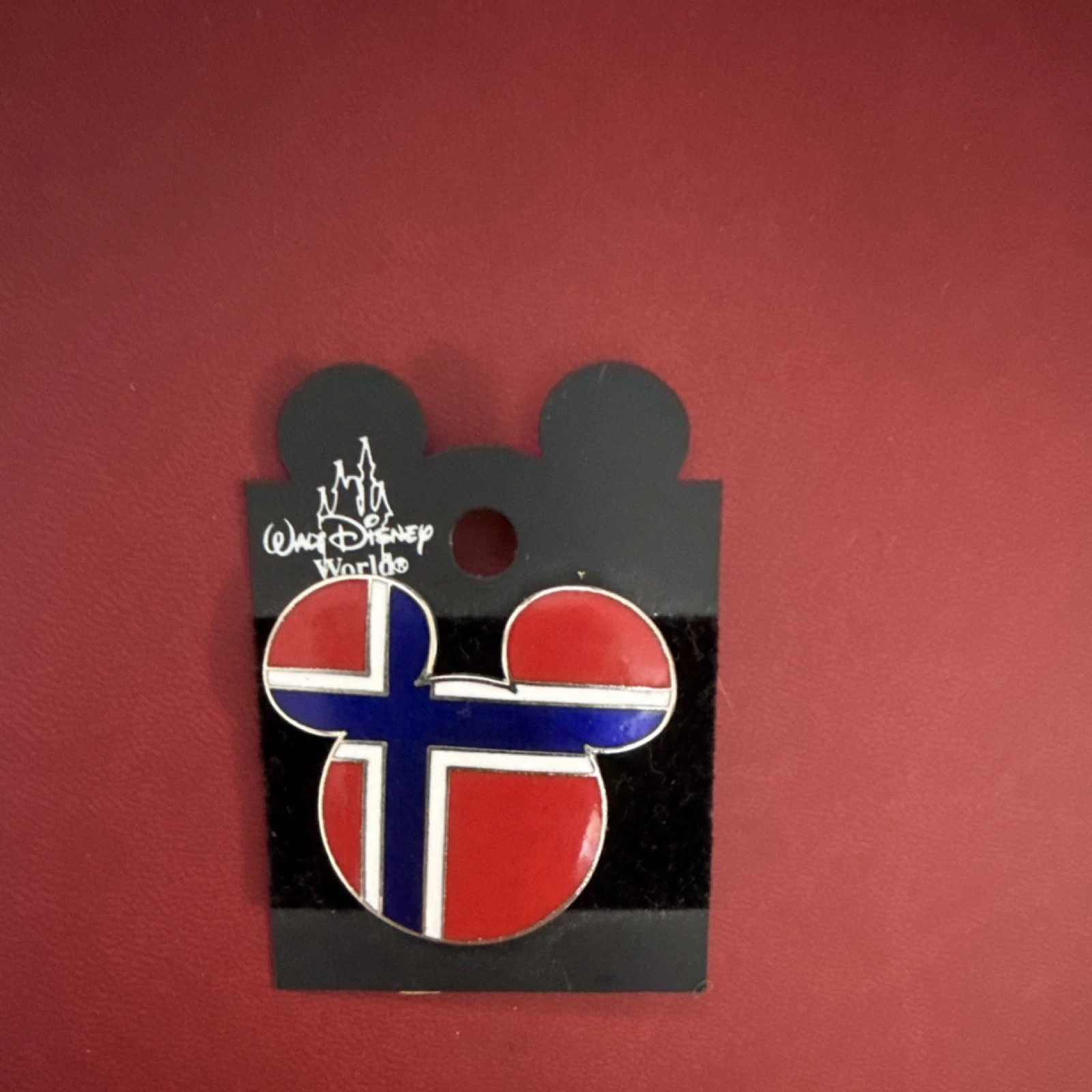 Disney Mickey Mouse Norway Pin Walt Disney World Collectible Single