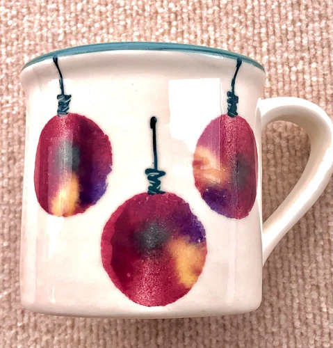 VINTAGE HARTSTONE POTTERY HOLIDAY CHRISTMAS ORNAMENTS MUG-SIGNED