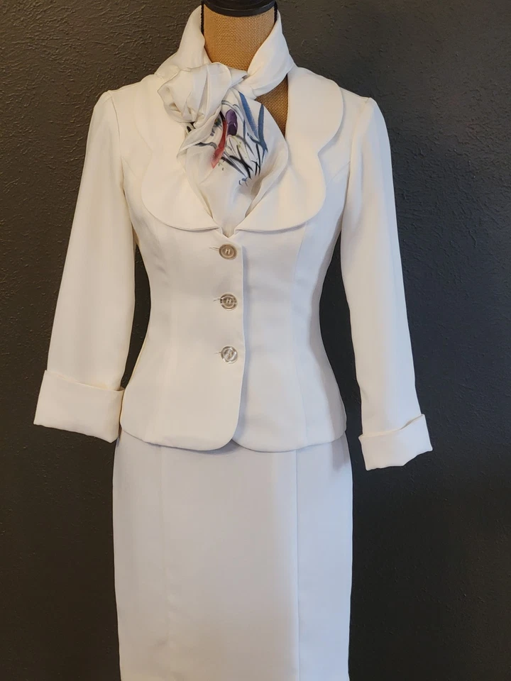 Traje de vestir blanco de invierno Moda International talla 2 Foto 4 de 4