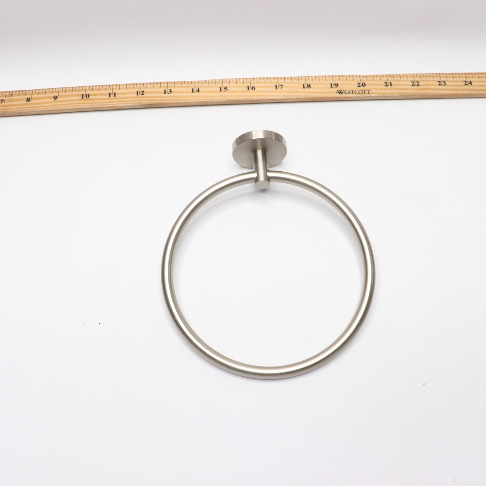 Ring Holder Latitude Ii Round Satin Nickle  6-1/2" Od
