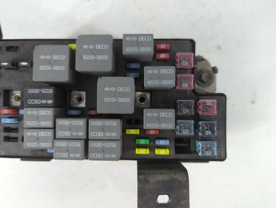 Módulo de relé de caja de fusibles Hyundai Sonata 2002-2005 91220-3d301 C79LG Foto 4 de 4
