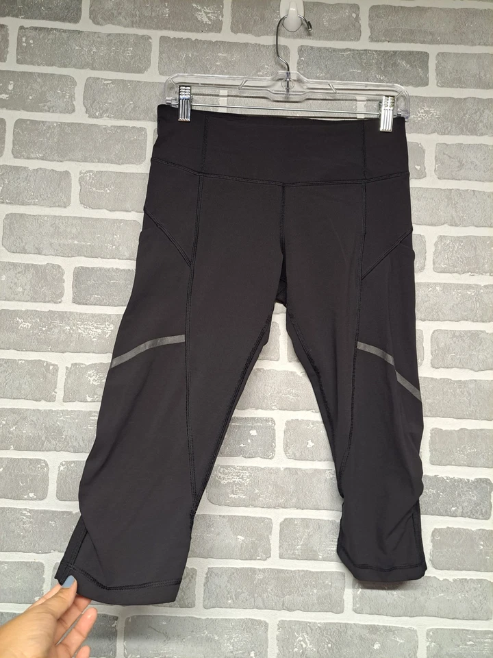Lululemon Womens Black Crop Pull On Capri Legging Pants Size 6 - Image 2 of 4