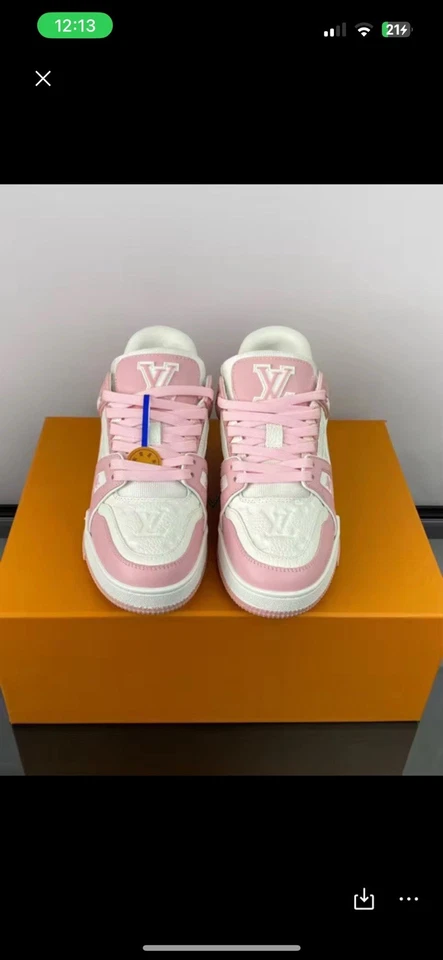 louis vuitton EE. UU. talla 6,5 y 7,5| viene con bolsa para el polvo, papeles Foto 2 de 4