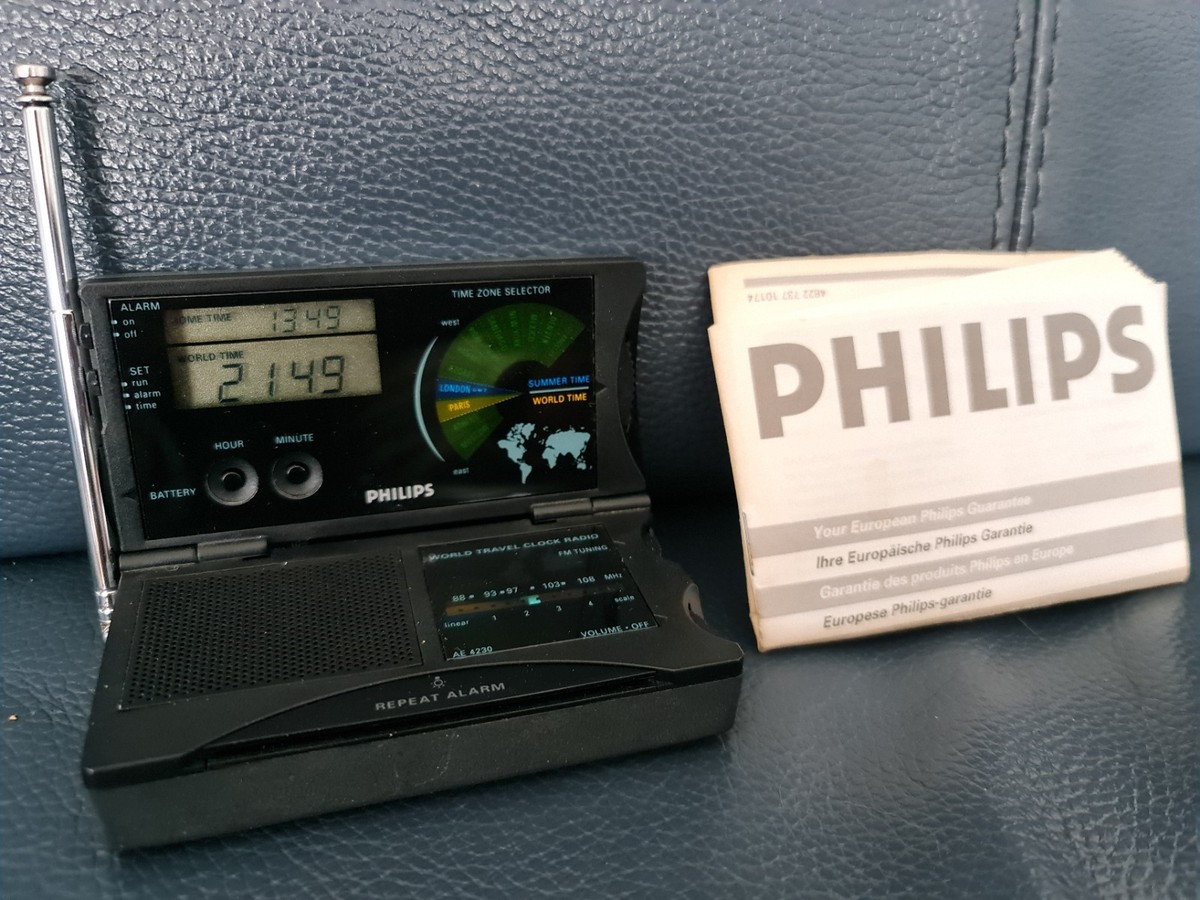 Philips AE4230 Travel Clock Radio FM Tuner Clock World Time