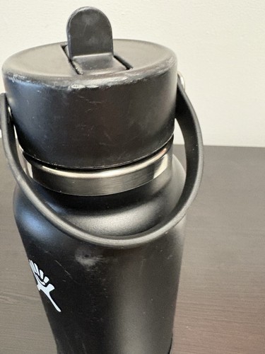 Genuine Hydro Flask Black 32oz Thermos Insulated With Straw Lid BUT NO STRAW - Picture 3 of 5