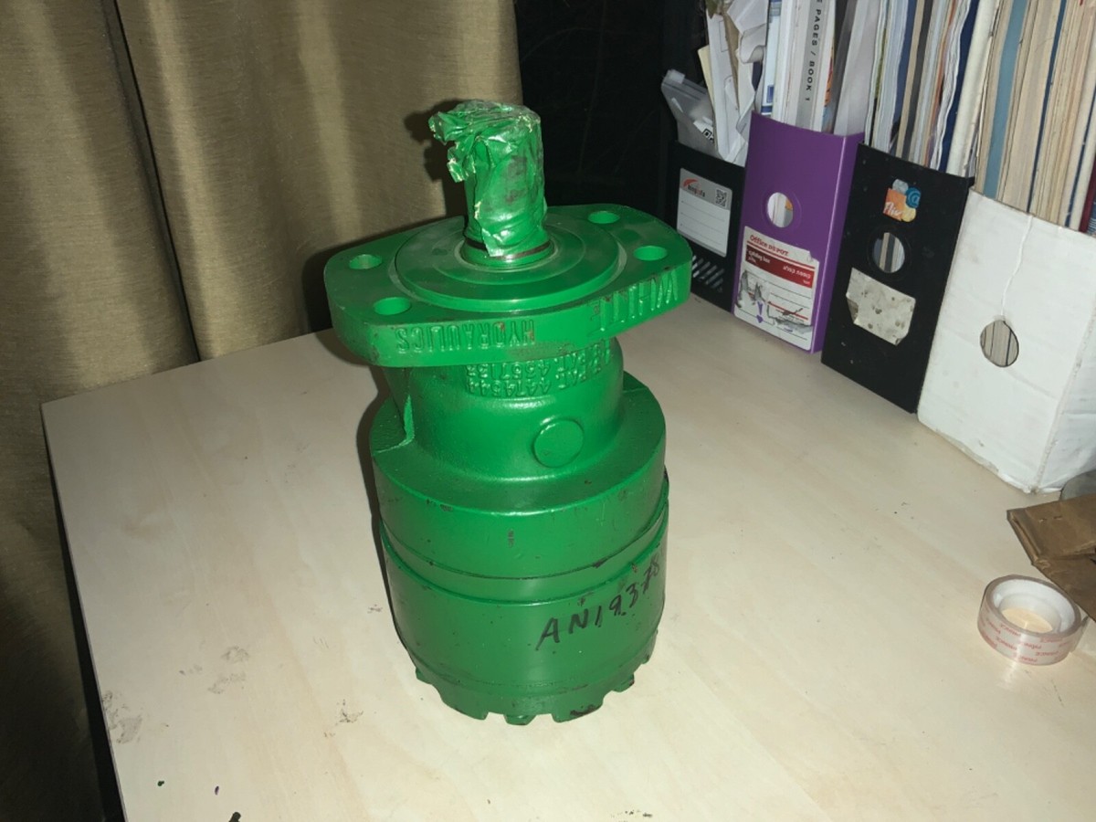NEW NOS FITS JOHN DEERE HYDRAULIC MOTOR AN193784 7660 9960 9965 