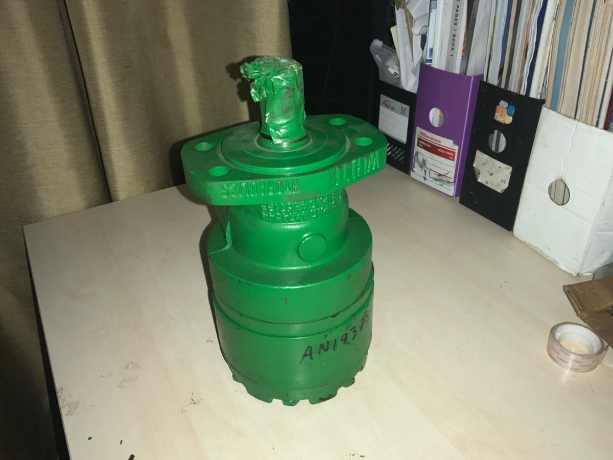 NEW NOS FITS JOHN DEERE HYDRAULIC MOTOR AN193784 7660 9960 9965 