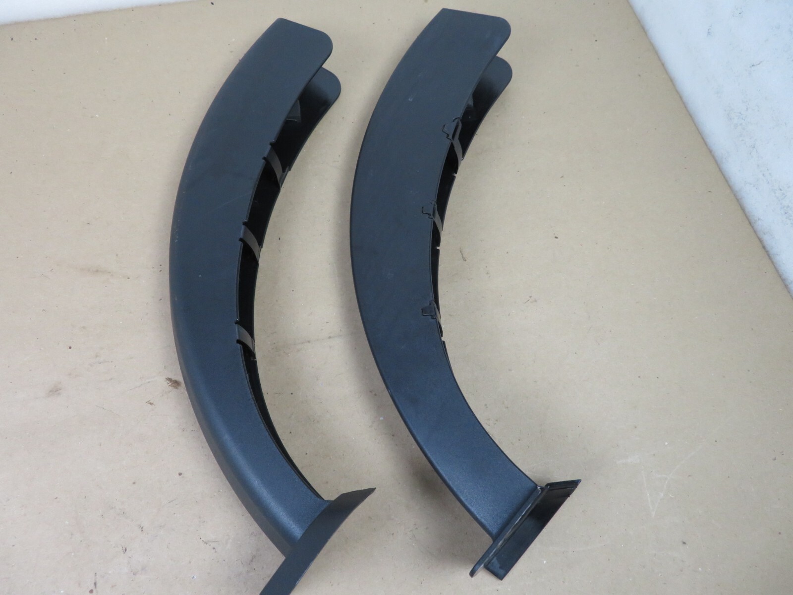 2014-2017 MASERATI GHIBLI REAR LEFT & RIGHT SIDE TRUNK LID HINGE COVER TRIM OEM