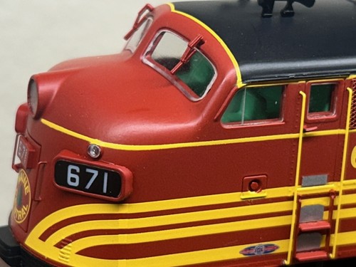 MAINE CENTRAL EMD F3A LOCO - FACTORY DC/DCC / QUANTUM SOUND - HO Scale NEW OOP - Picture 6 of 12