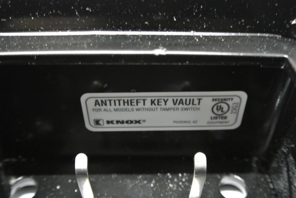 Knoxbox Knox Box 3200 Surface Mount Emergency Key Control Box Black