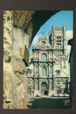 AUXERRE (89) CITROEN 2CV & PEUGEOT 404 at the CHURCH