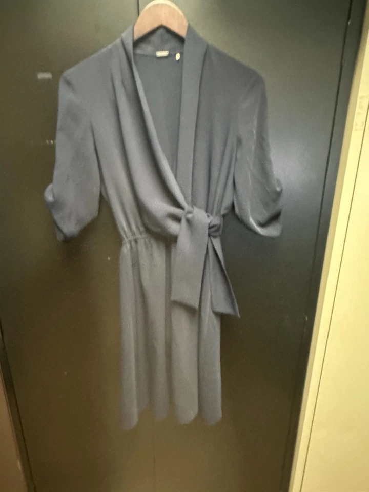 Vestido envolvente para mujer Elie Tahari talla 4 mangas 3/4 usado excelente estado Foto 2 de 4