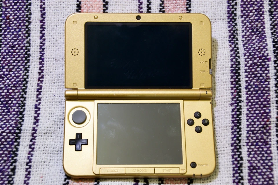 Nintendo 3DS XL Link Between Worlds Edition With OEM Charger TESTED WORKING - Image 2 of 4