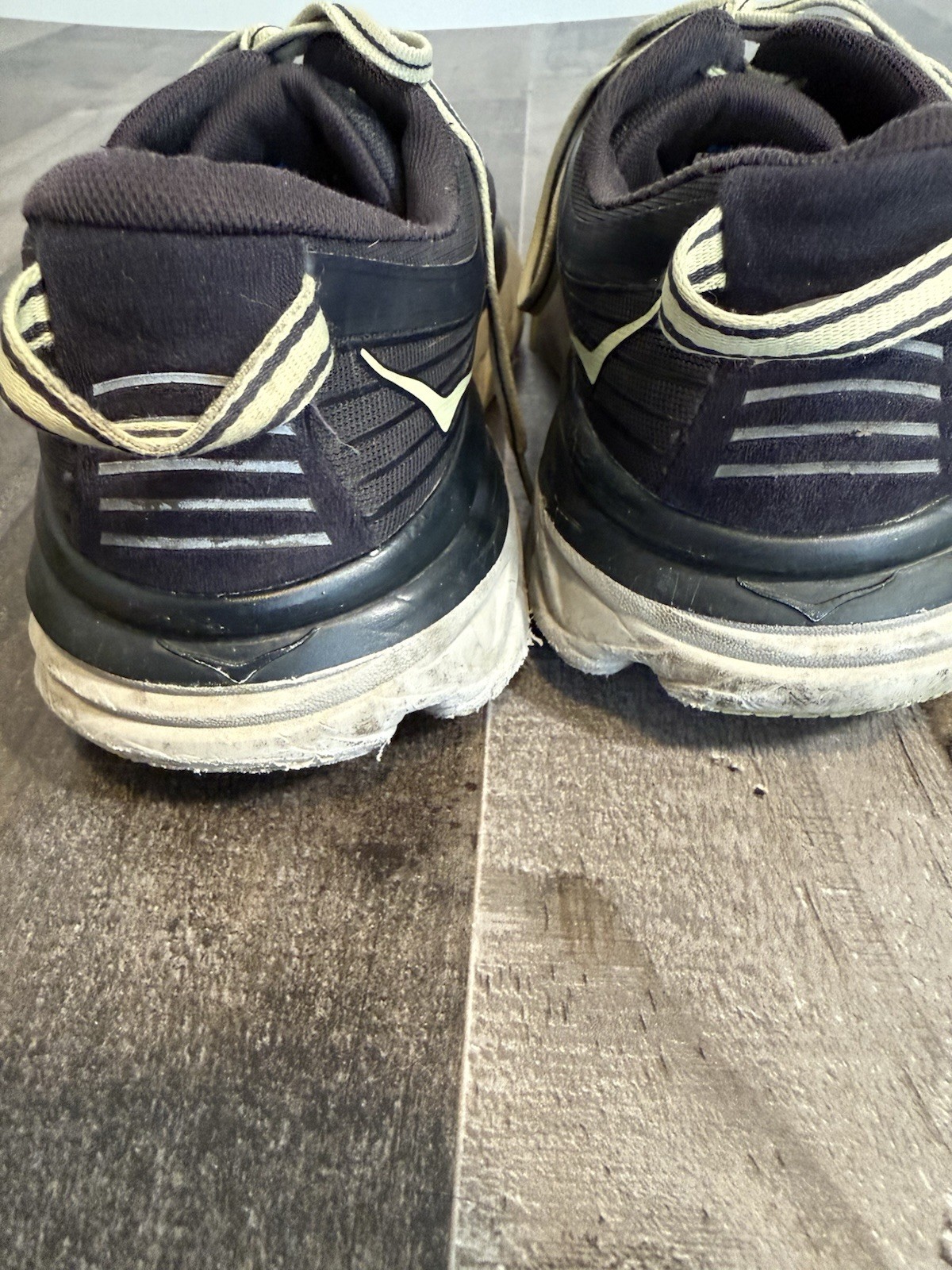 HOKA One One Bondi 7 Black Yellow Cushioned Running Shoes Men’s 10.5 thumbnail 3