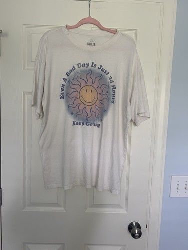 Smiley Y2K graphic Tee