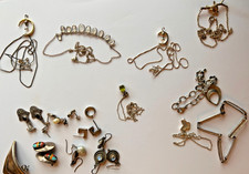 JOB LOT OF SCRAP SILVER JEWELLERY 5 NECKLACES, 5 PAIRS EARRINGS & 2 BRACELETS ++