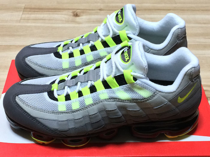 NIKE AIR VAPORMAX 95 NEON 28.5cm Super Rare with GOAT Certificate  