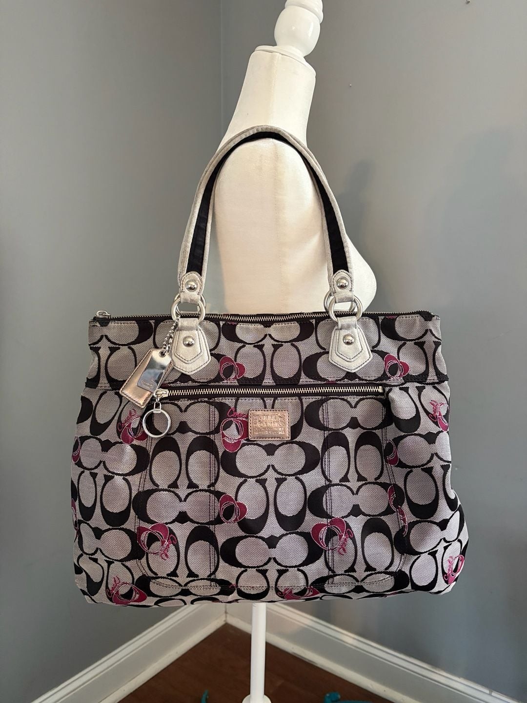 Coach Poppy Signature Hearts Large Tote Bag - Gem