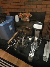 Simmons Titan 50 Electronic Drum Kit Mesh Pads Double Bass Pedal Drum Sticks